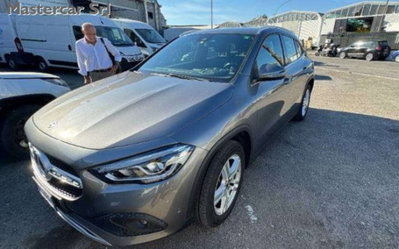 Mercedes-Benz GLA SUV 250 e phev Business Extra auto (2)