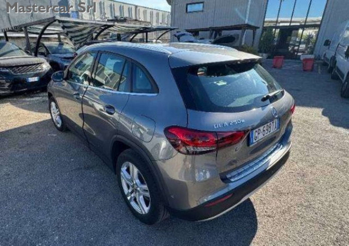 Mercedes-Benz GLA SUV 250 e phev Business Extra auto (4)