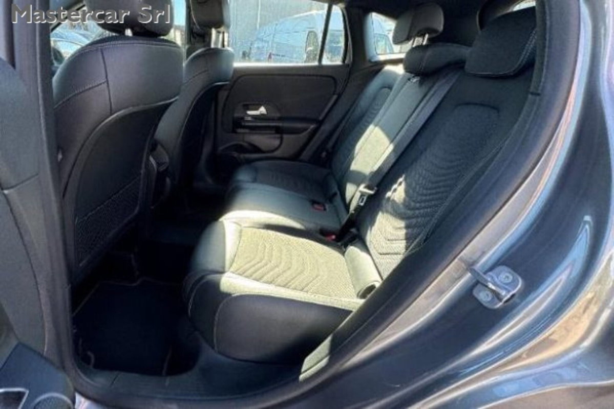 Mercedes-Benz GLA SUV 250 e phev Business Extra auto (7)