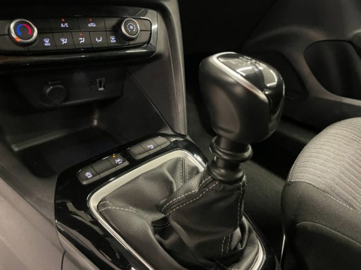 Opel Corsa 1.5 D 100 CV Edition (16)