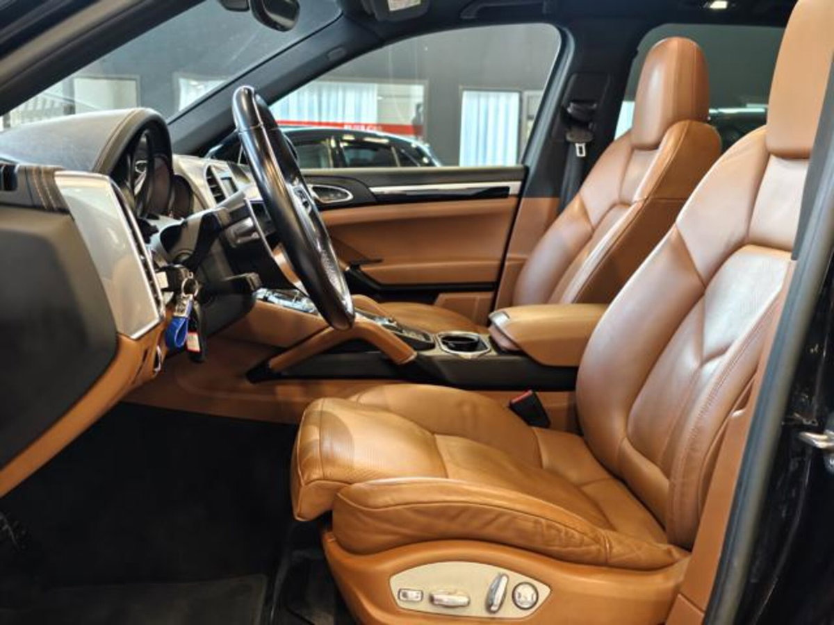 Porsche Cayenne 3.0 Diesel Platinum Edition (10)
