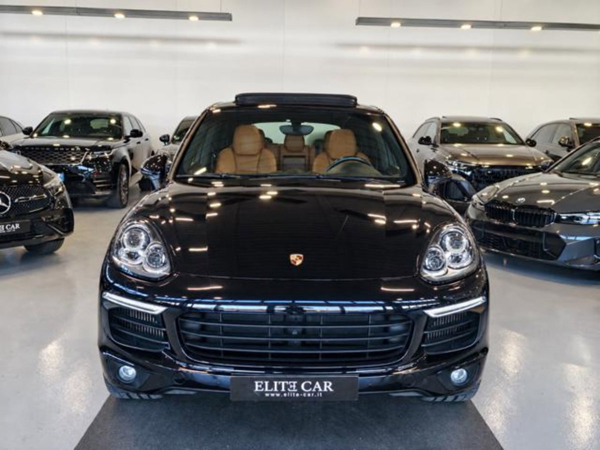 Porsche Cayenne 3.0 Diesel Platinum Edition (2)