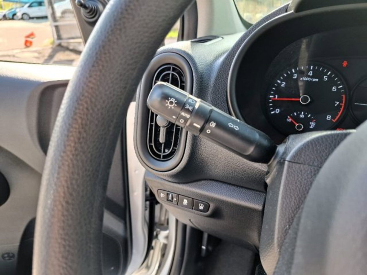 Kia Picanto 1.0 12V 5 porte AMT Urban (12)