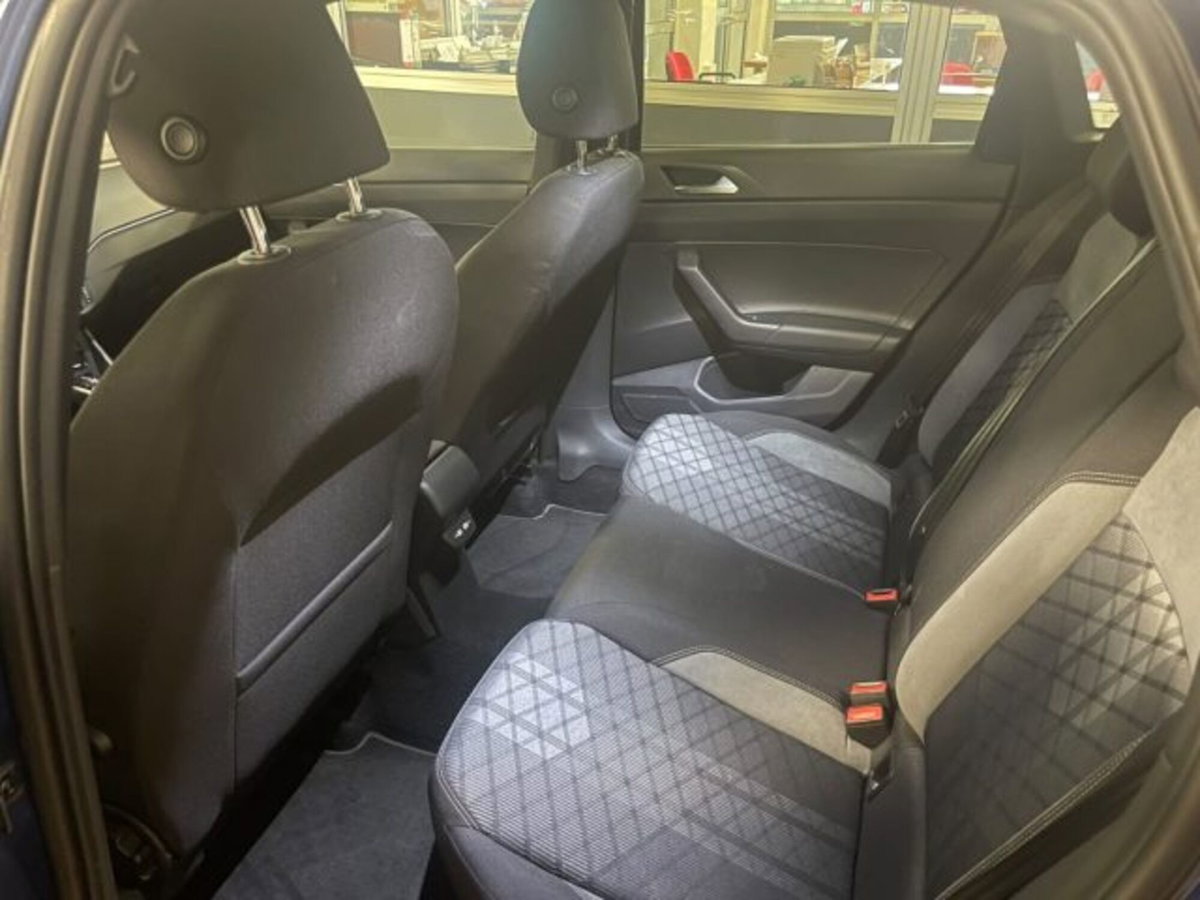 Volkswagen Taigo 1.0 TSI 110 CV DSG R-Line (7)