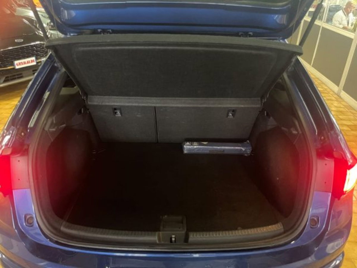 Volkswagen Taigo 1.0 TSI 110 CV DSG R-Line (8)