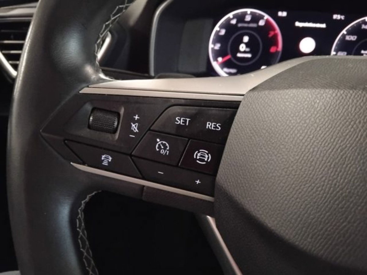 SEAT Leon 1.0 etsi Business 110cv dsg (20)