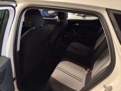 SEAT Leon 1.0 etsi Business 110cv dsg (7)