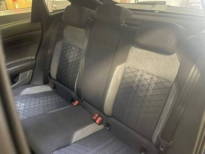 Volkswagen Taigo 1.0 TSI 110 CV DSG R-Line (9)