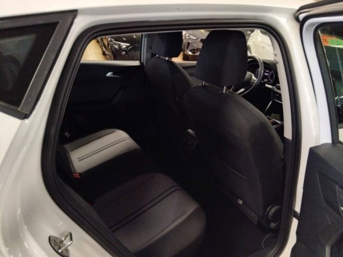 SEAT Leon 1.0 etsi Business 110cv dsg (10)