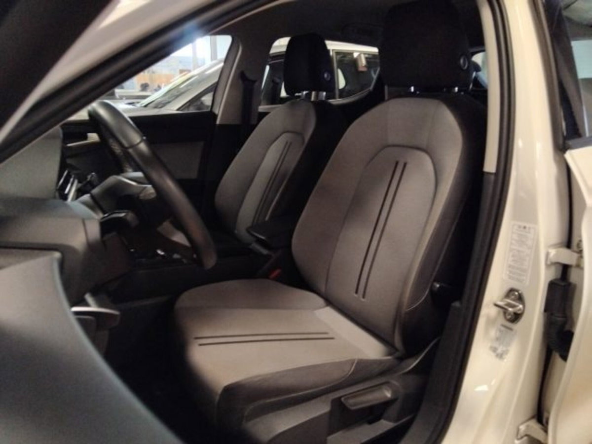 SEAT Leon 1.0 etsi Business 110cv dsg (15)