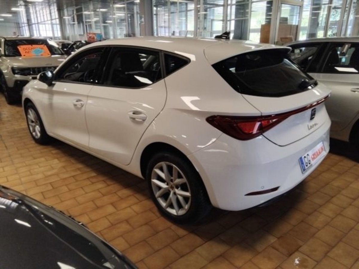 SEAT Leon 1.0 etsi Business 110cv dsg (4)