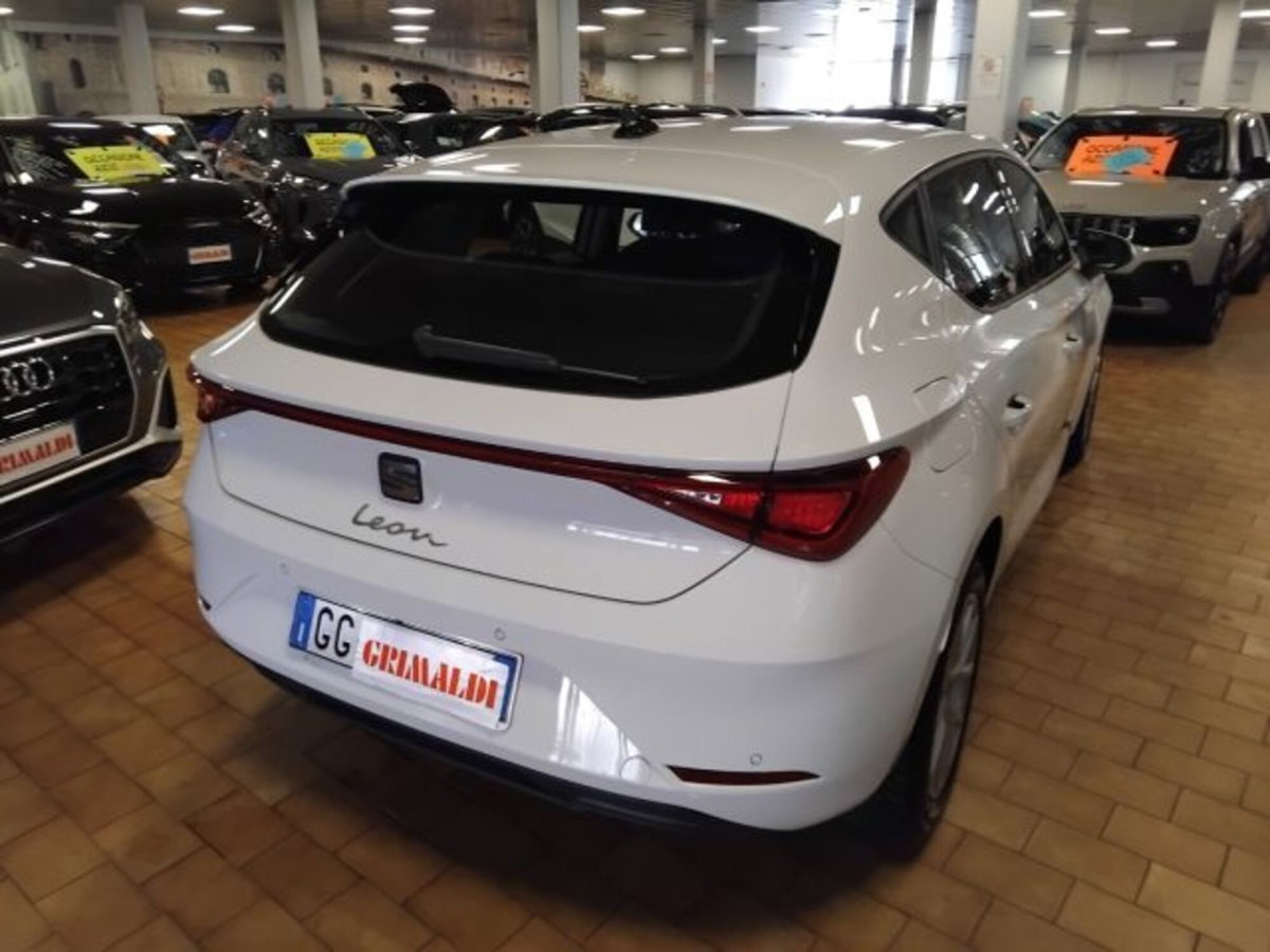 SEAT Leon 1.0 etsi Business 110cv dsg (5)