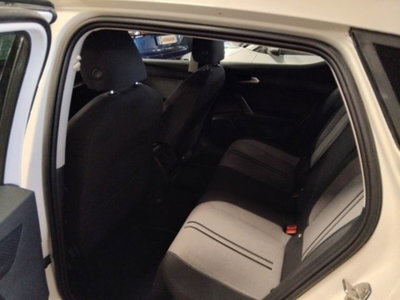 SEAT Leon 1.0 etsi Business 110cv dsg (7)