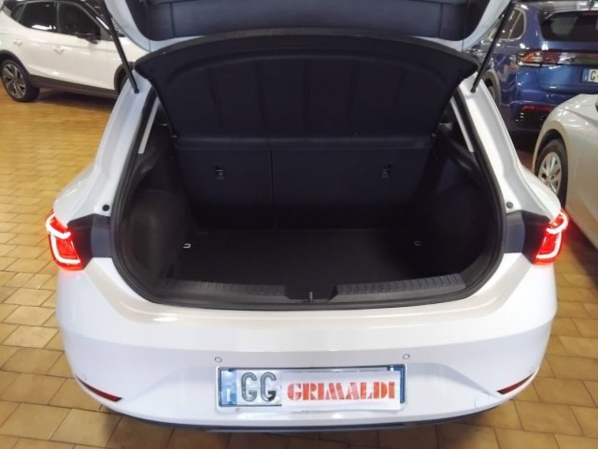 SEAT Leon 1.0 etsi Business 110cv dsg (9)