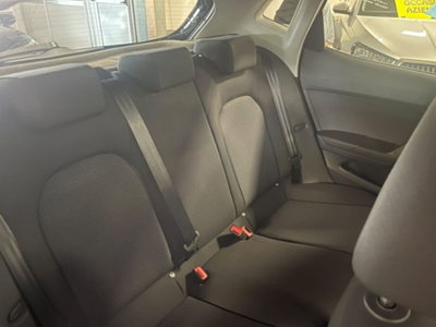 SEAT Ibiza 1.0 TGI 5 porte Business (9)