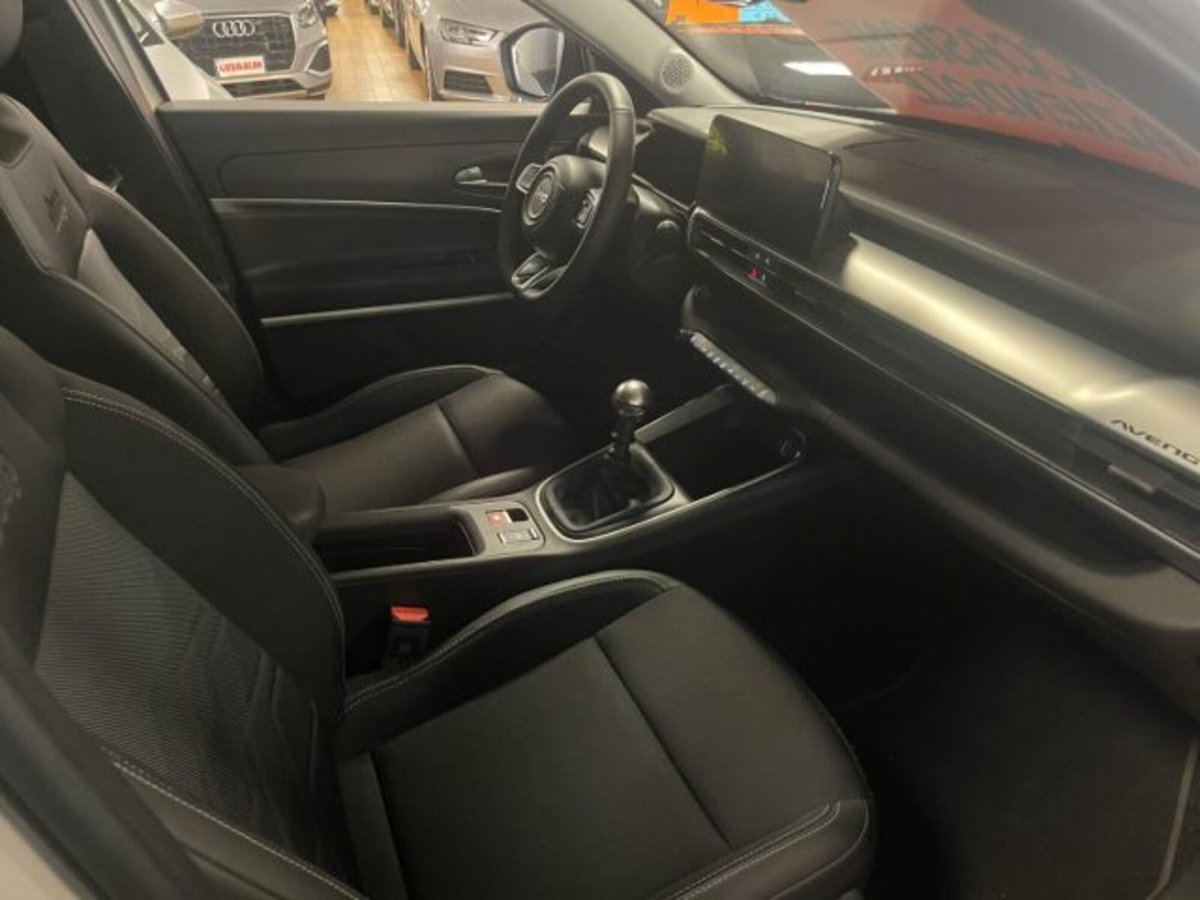 Jeep Avenger 1.2 turbo Summit fwd 100cv (13)