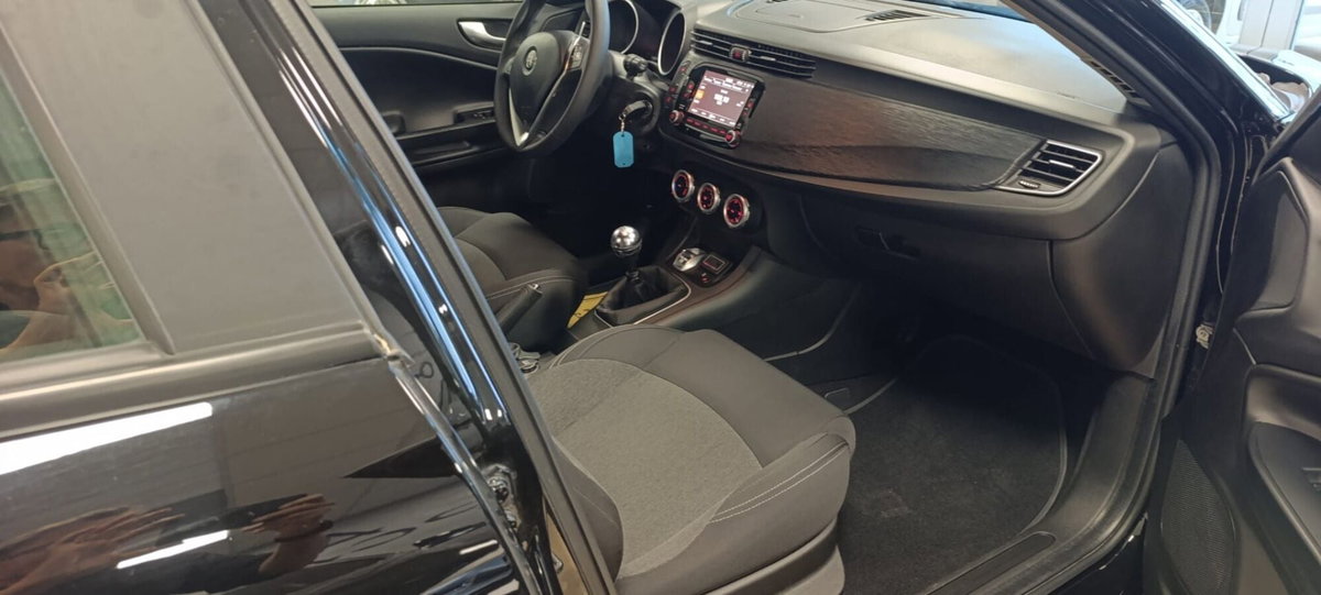 Alfa Romeo Giulietta 1.4 Turbo Distinctive Gpl 120cv E6 (14)