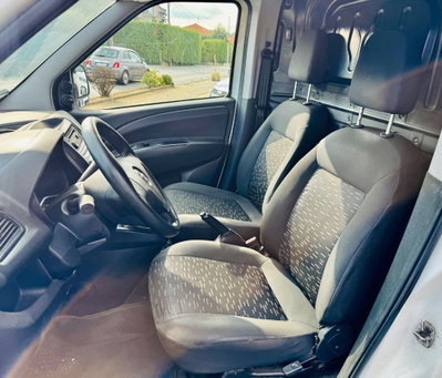 Opel Combo Tour CDTi 95CV PC-TA Cosmo (10)