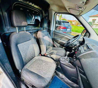 Opel Combo Tour CDTi 95CV PC-TA Cosmo (13)