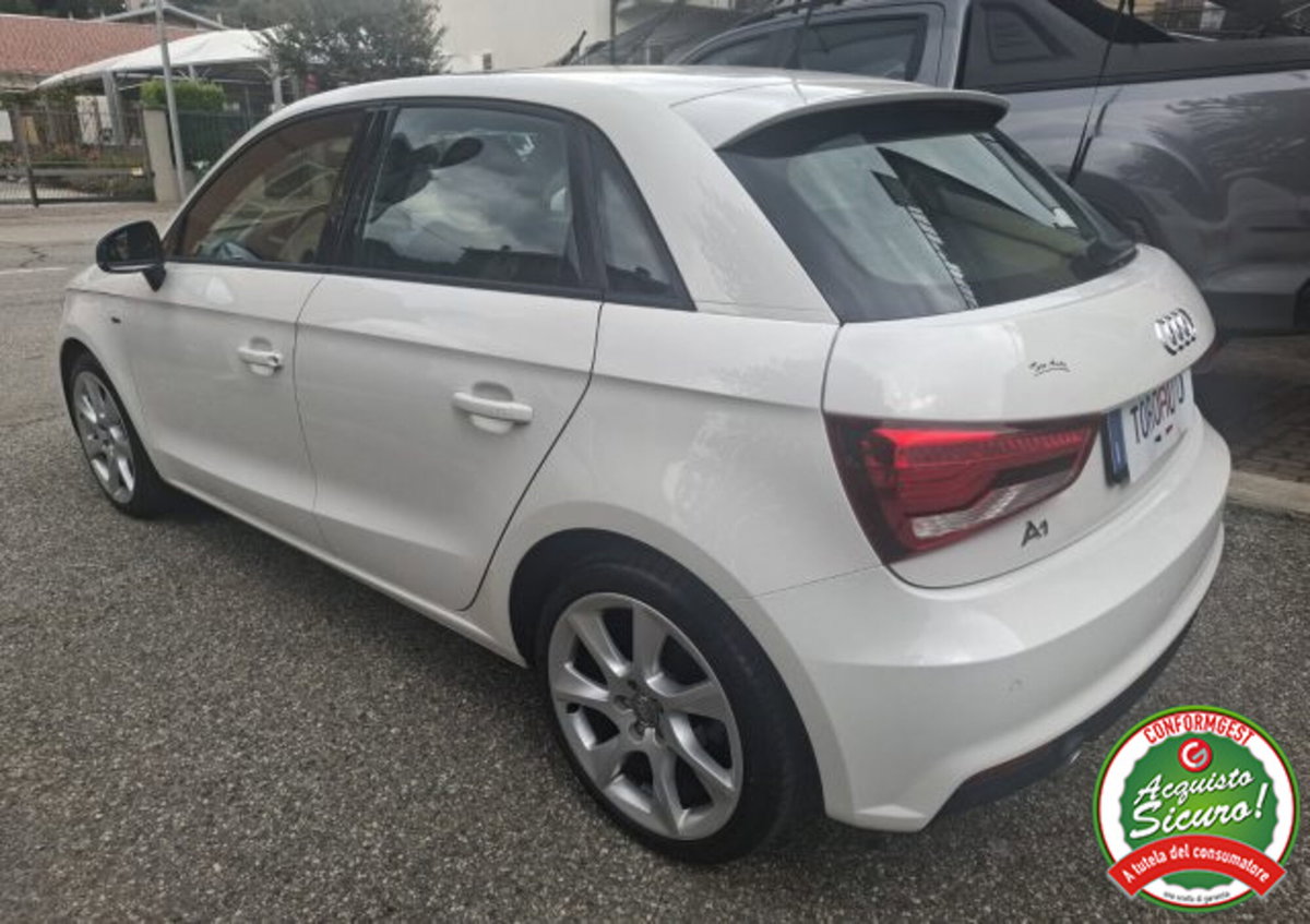 Audi A1 Sportback 1.6 TDI 116 CV Admired (4)