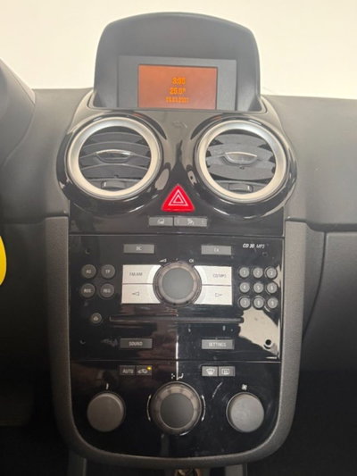 Opel Corsa 1.2 5 porte Easytronic Cosmo (12)