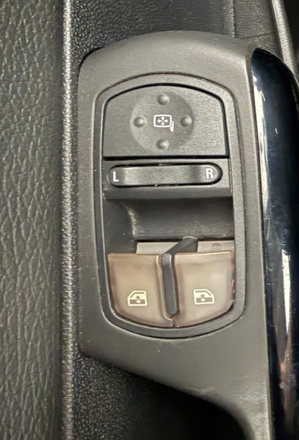 Opel Corsa 1.2 5 porte Easytronic Cosmo (16)