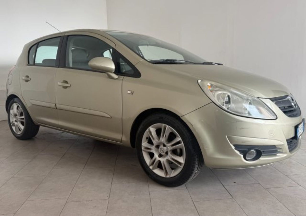 Opel Corsa 1.2 5 porte Easytronic Cosmo (2)