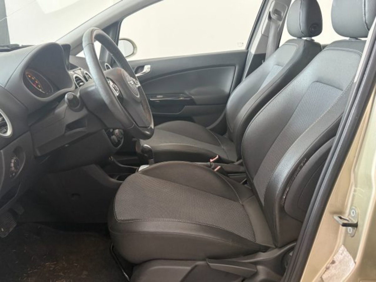 Opel Corsa 1.2 5 porte Easytronic Cosmo (20)