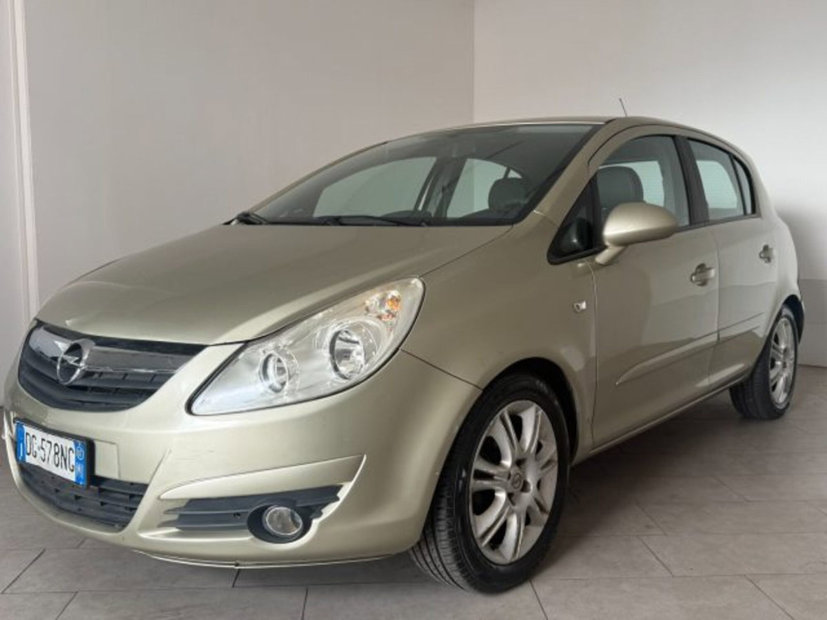 Opel Corsa 1.2 5 porte Easytronic Cosmo (3)