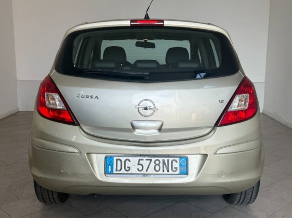 Opel Corsa 1.2 5 porte Easytronic Cosmo (6)
