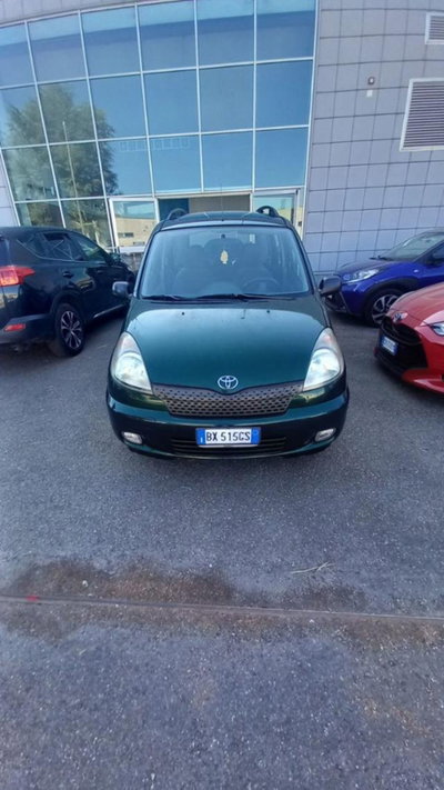 Toyota Yaris 1.3i 16V cat Sol usata