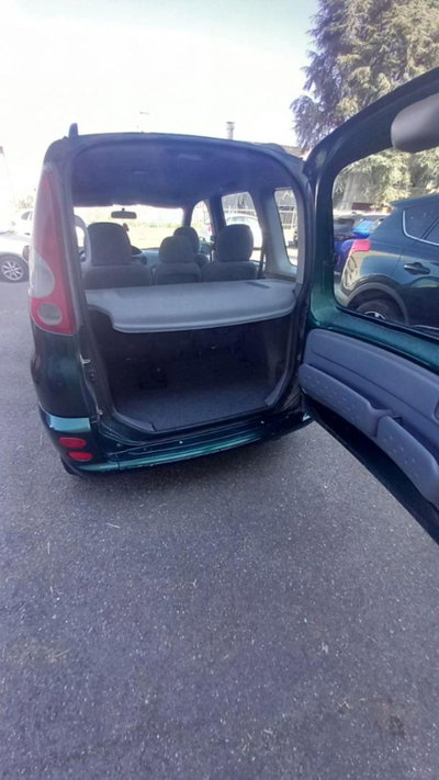 Toyota Yaris 1.3i 16V cat Sol (10)