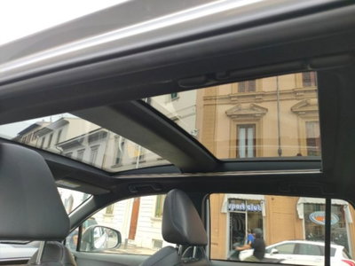 Toyota Corolla Cross Hybrid 2.0 Hybrid 197 CV E-CVT Lounge Light (13)
