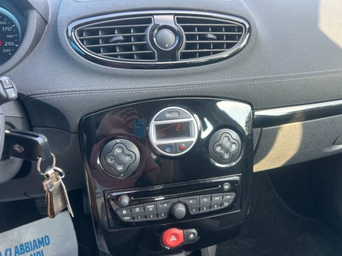 Renault Clio SporTour 1.2 16V TCE 105CV SporTour Dynamique (12)