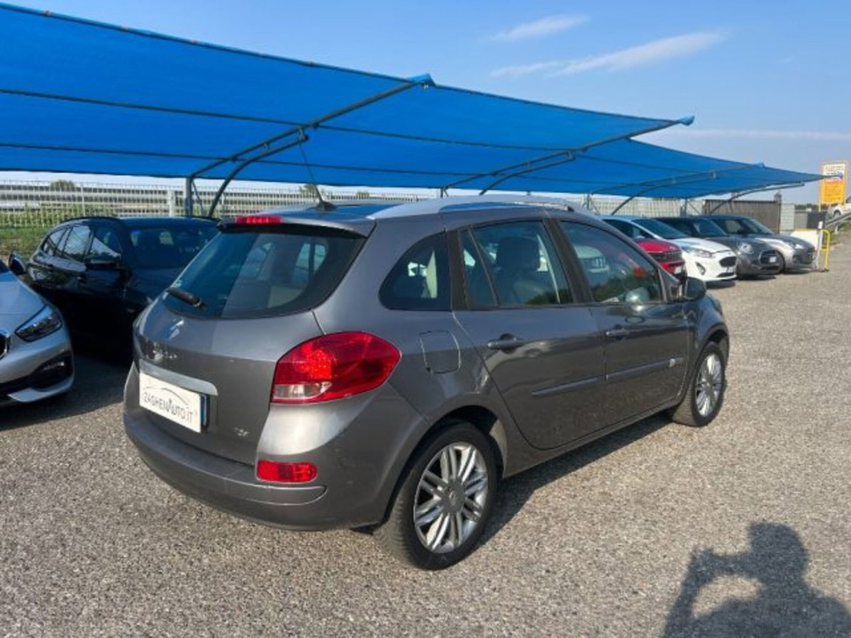 Renault Clio SporTour 1.2 16V TCE 105CV SporTour Dynamique (4)