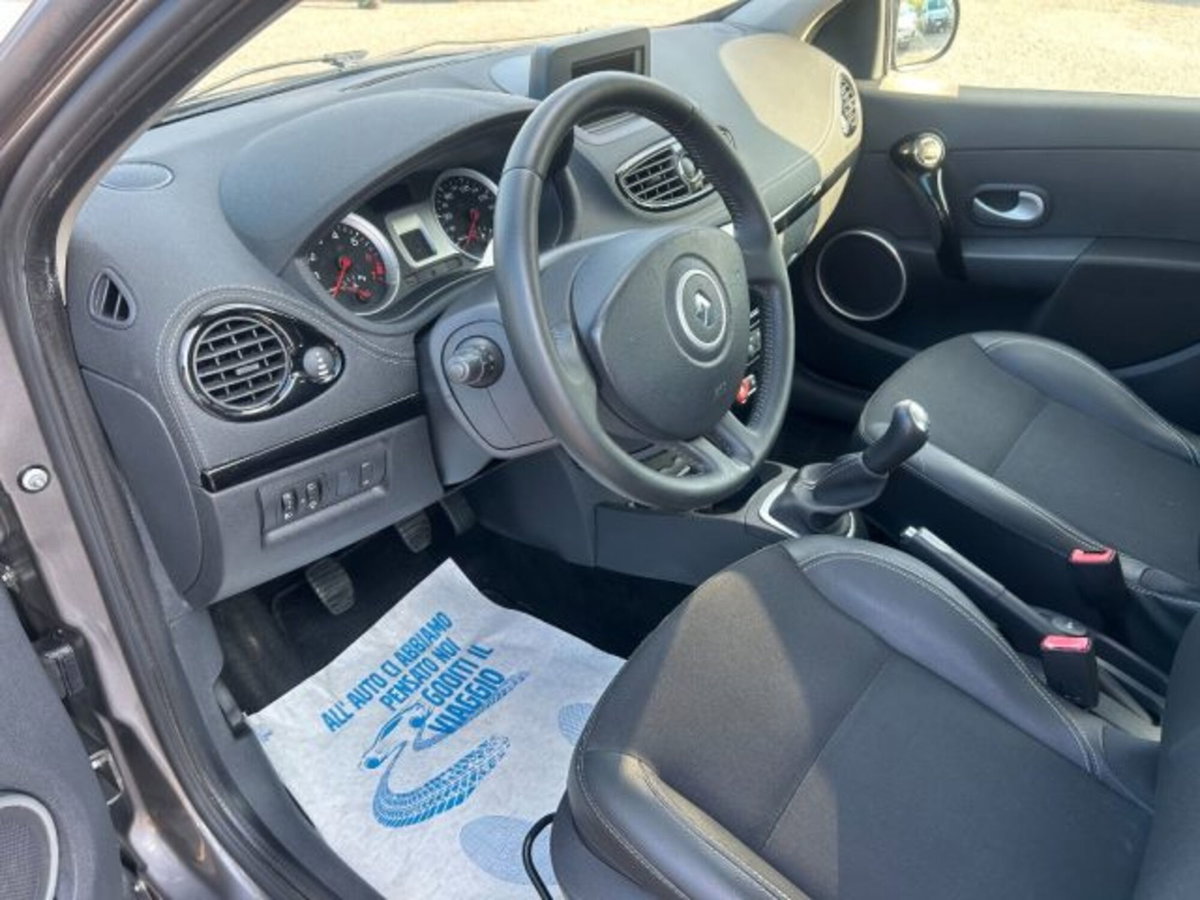 Renault Clio SporTour 1.2 16V TCE 105CV SporTour Dynamique (8)