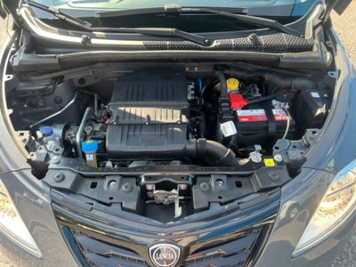 Lancia Ypsilon 1.2 69 CV 5 porte S&S S Momodesign (15)