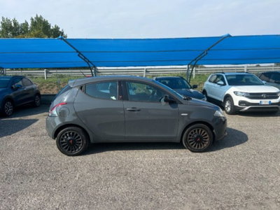 Lancia Ypsilon 1.2 69 CV 5 porte S&S S Momodesign (2)