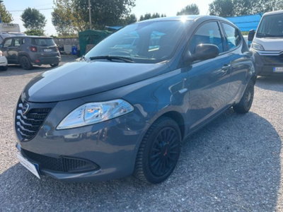 Lancia Ypsilon 1.2 69 CV 5 porte S&S S Momodesign (5)