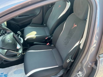 Lancia Ypsilon 1.2 69 CV 5 porte S&S S Momodesign (7)