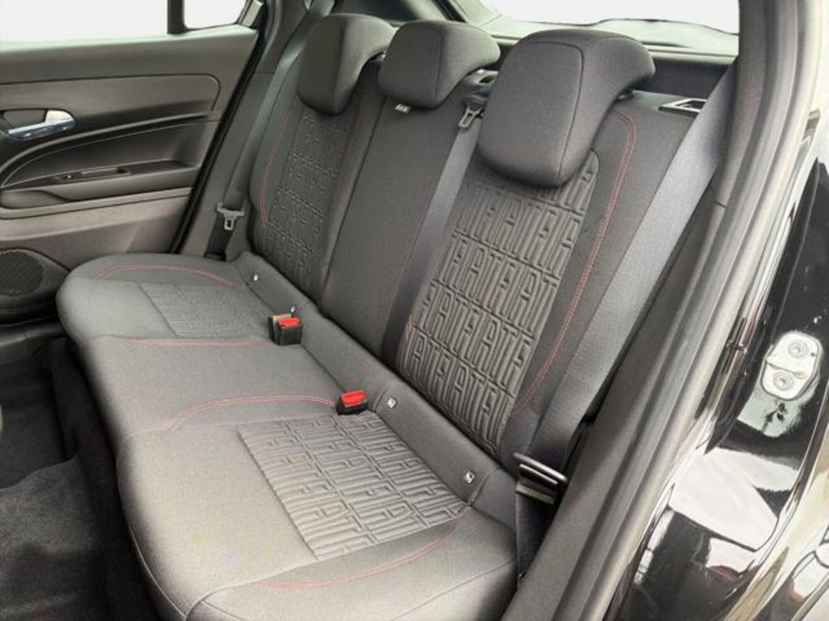 Fiat 600e 54kWh Red (12)
