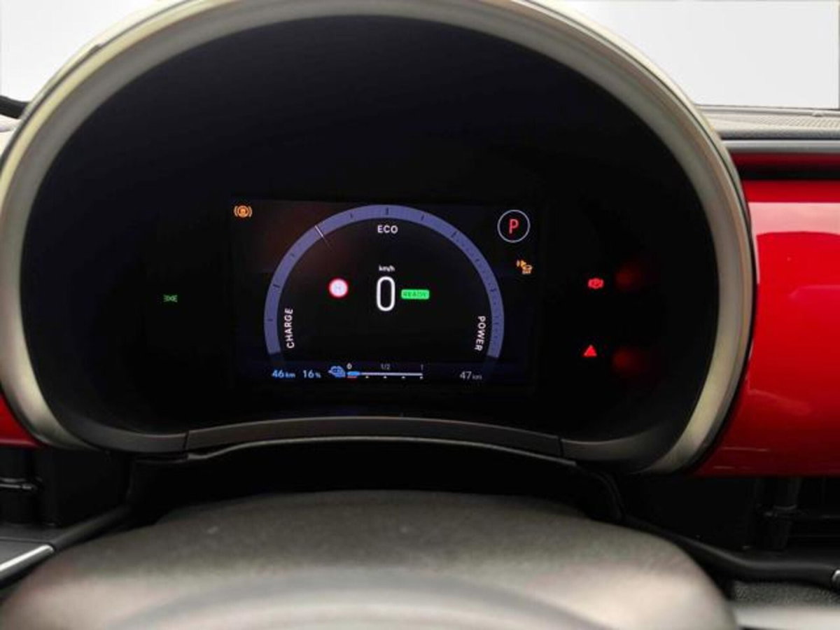 Fiat 600e 54kWh Red (8)