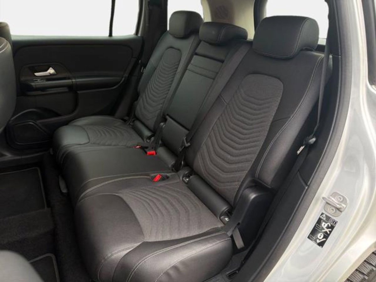 Mercedes-Benz GLB 180 d Automatic Business (13)