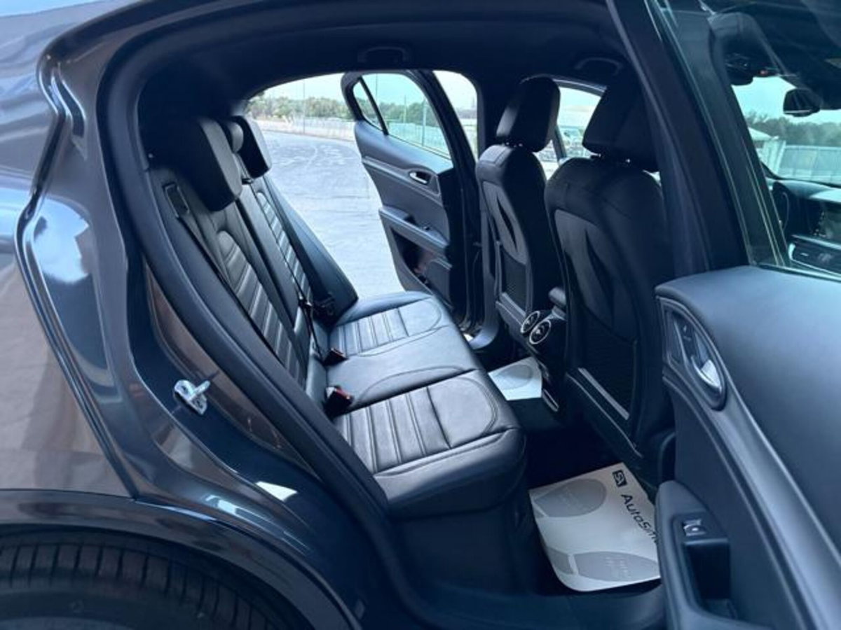Alfa Romeo Stelvio Stelvio 2.2 Turbodiesel 210 CV AT8 Q4 Veloce (11)