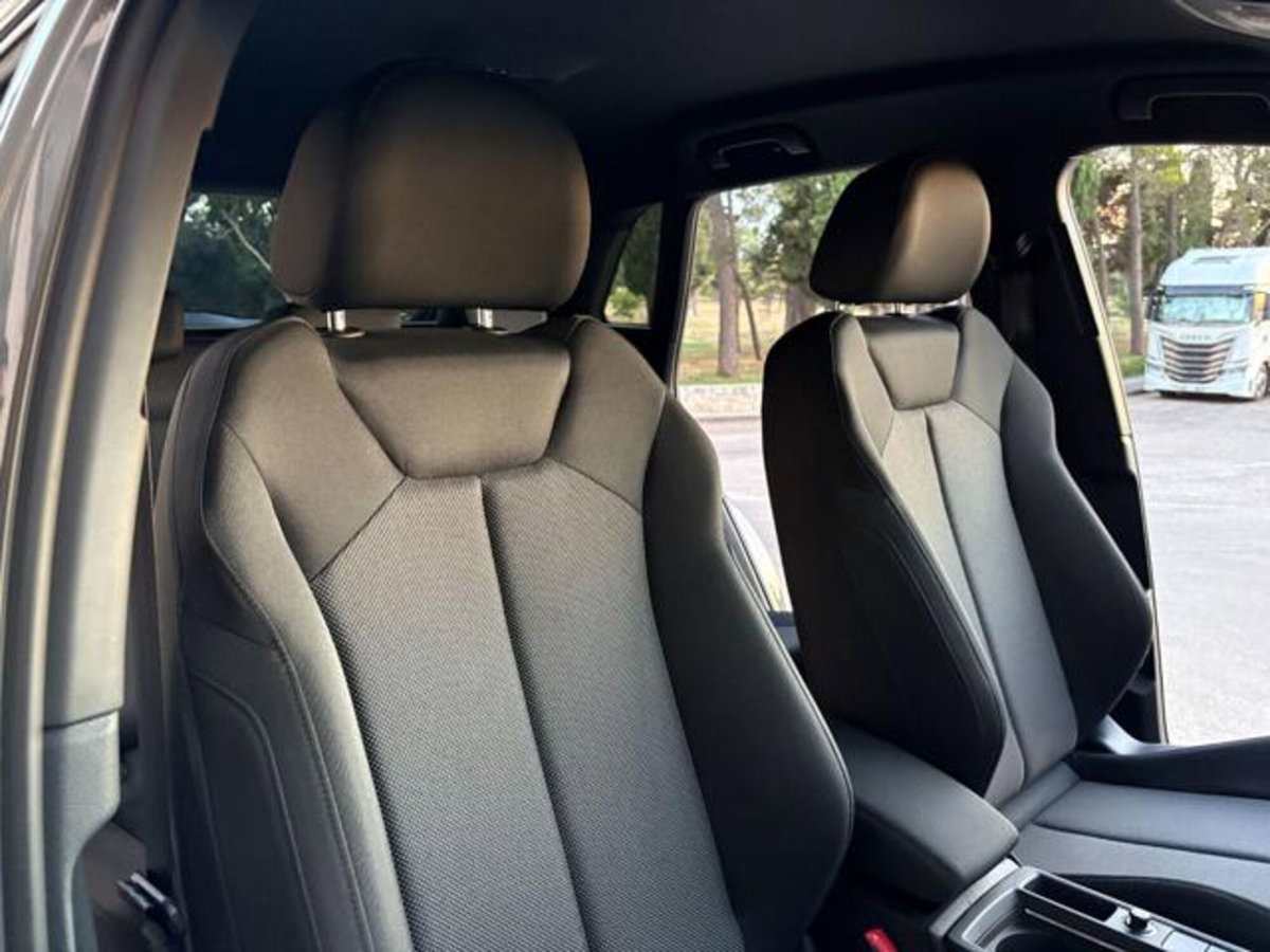 Audi Q3 35 TDI quattro S tronic Business (10)