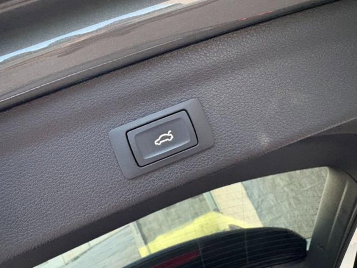 Audi Q3 35 TDI quattro S tronic Business (18)