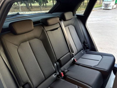 Audi Q3 35 TDI quattro S tronic Business (19)