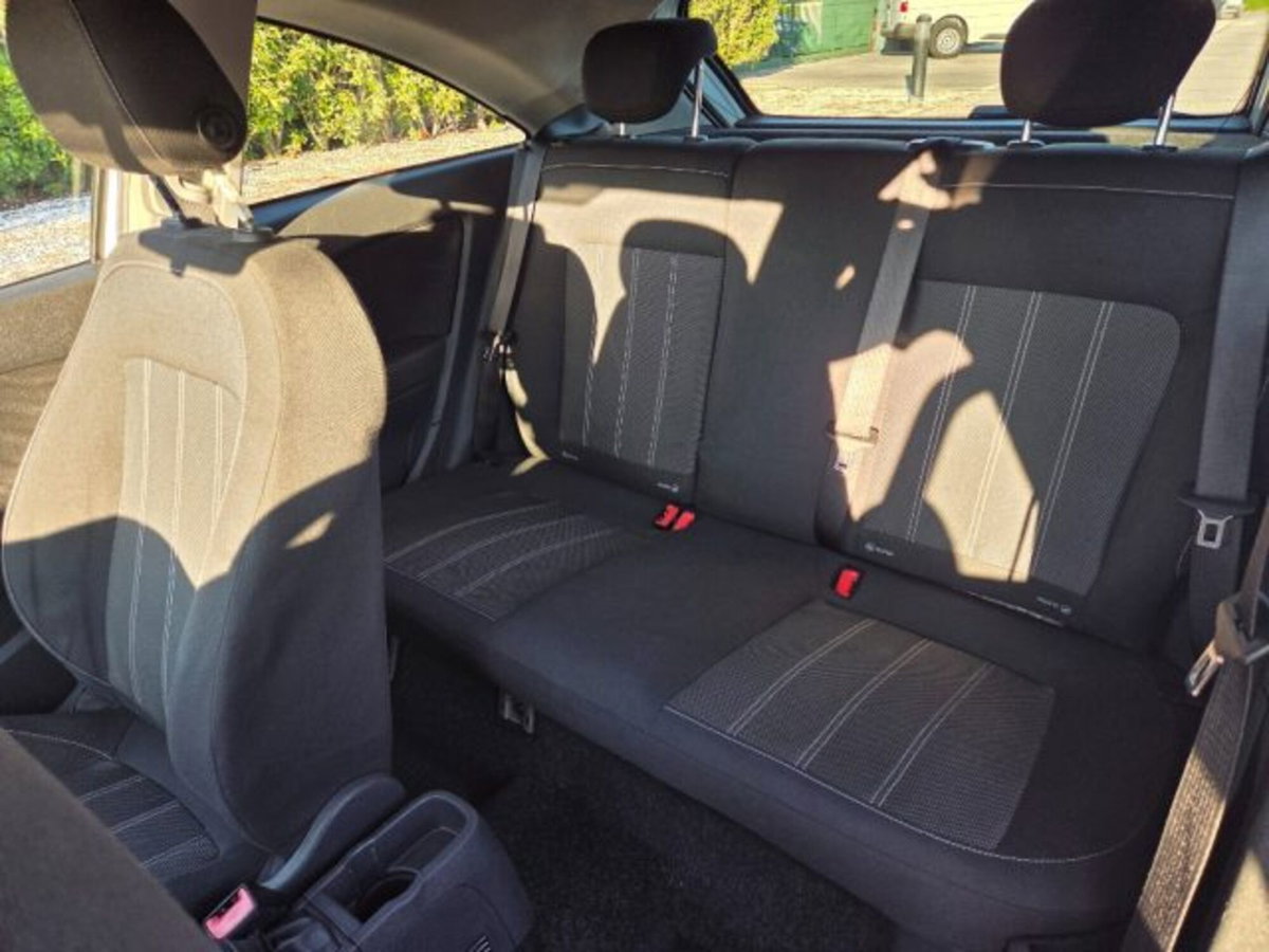 Opel Corsa 1.2 3 porte Edition (13)