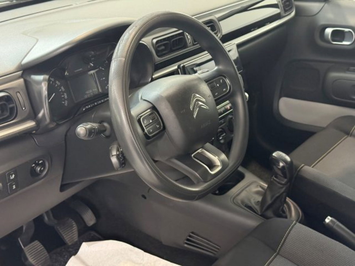 Citroen C3 BlueHDi 100 S&S Van Feel (17)