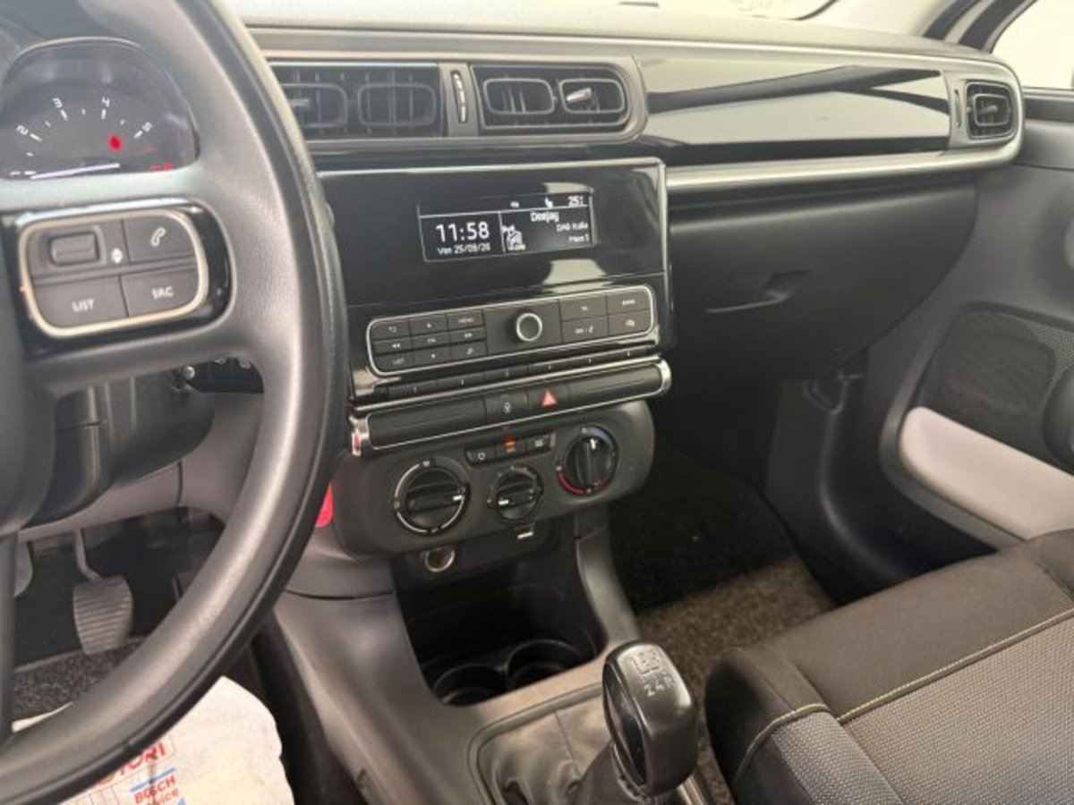 Citroen C3 BlueHDi 100 S&S Van Feel (18)